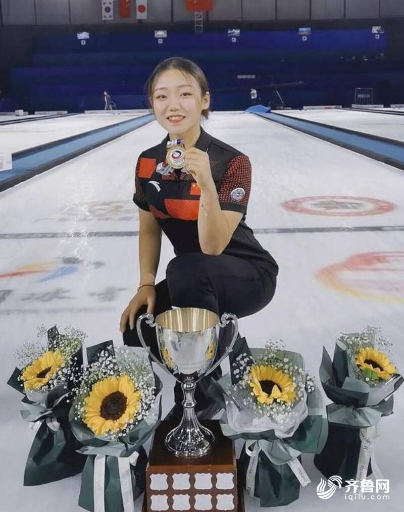 德州姑娘韩雨率队参加冬奥会冰壶项目韩雨妈妈因为热爱付出加倍努力