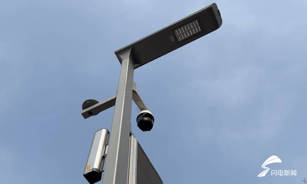 一小时内充满电济南街头现免费手机无线充电路灯