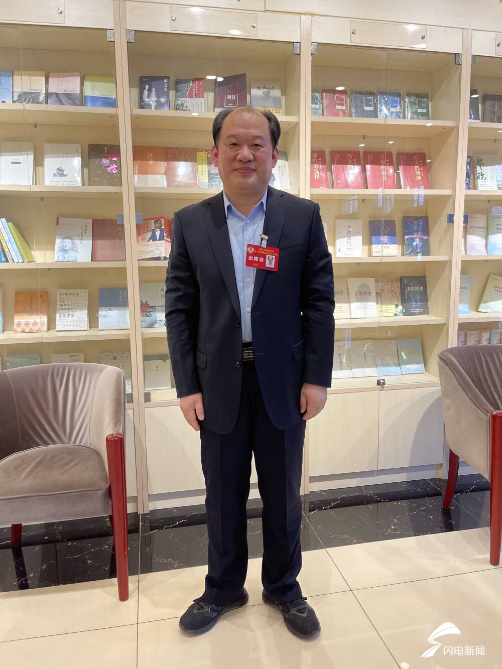 德州市政协委员,山东华宇工学院校长梁玉国在接受闪电新闻记者采访时