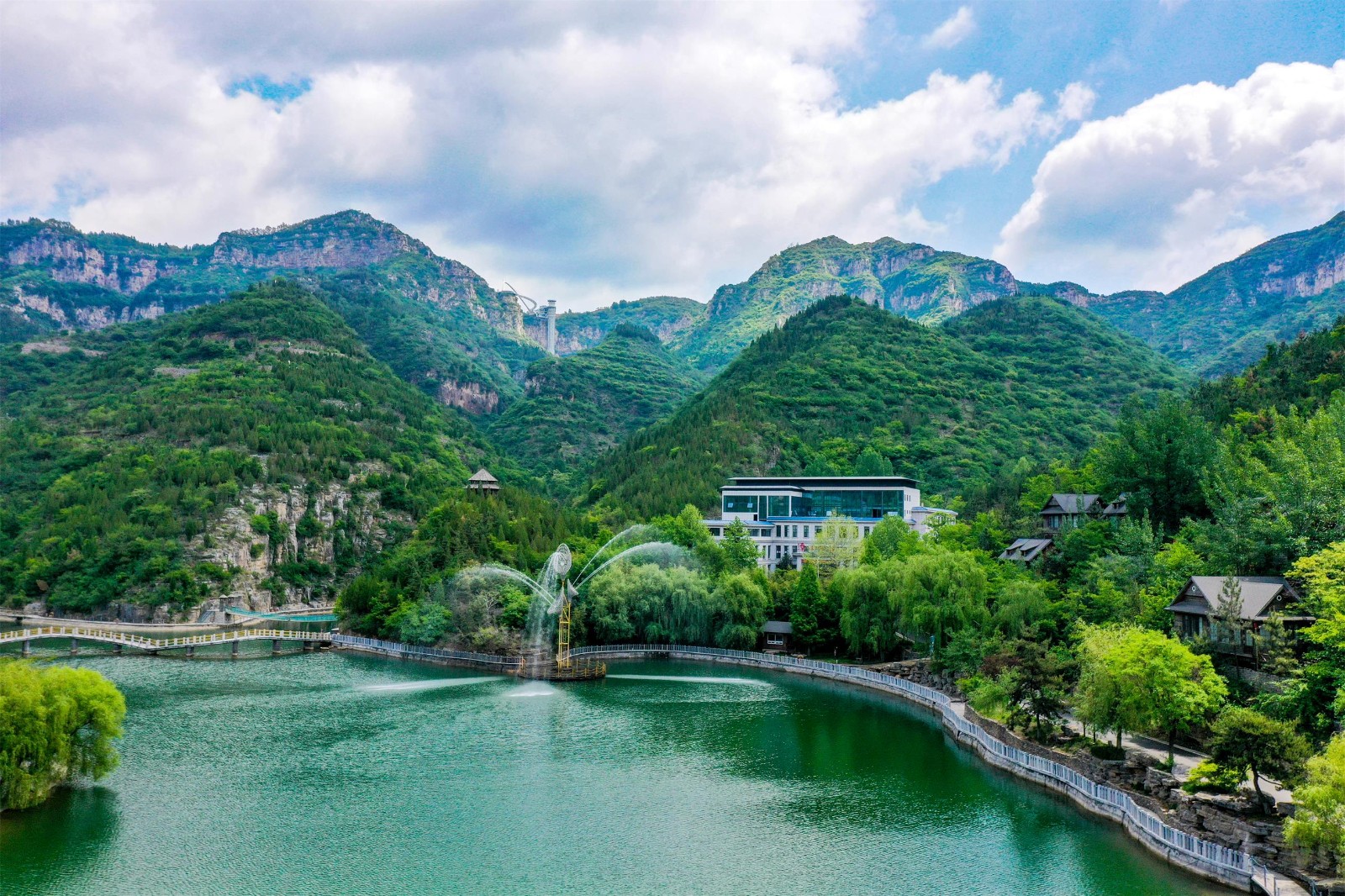 淄博潭溪山雨过天晴绿树成荫邂逅醉美潭溪蓝