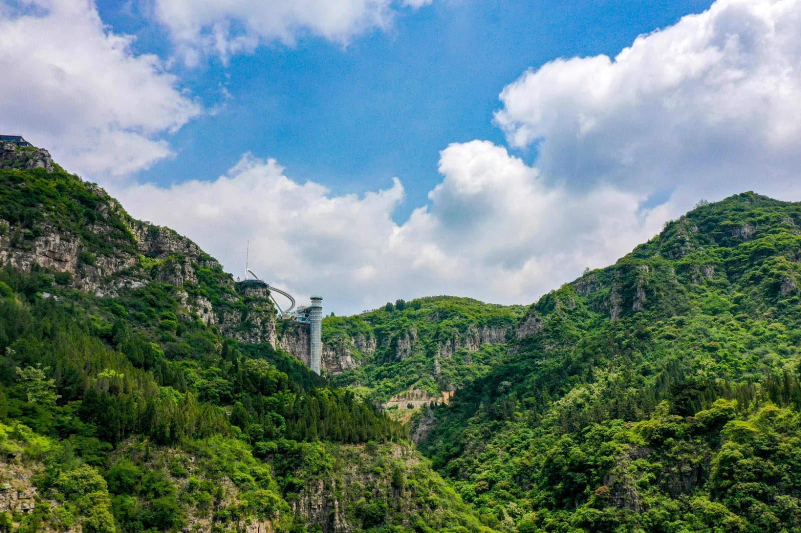 淄博潭溪山雨过天晴绿树成荫邂逅醉美潭溪蓝