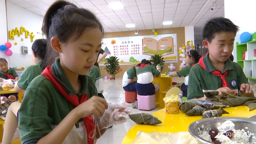 小学生给粽子做代言人图片