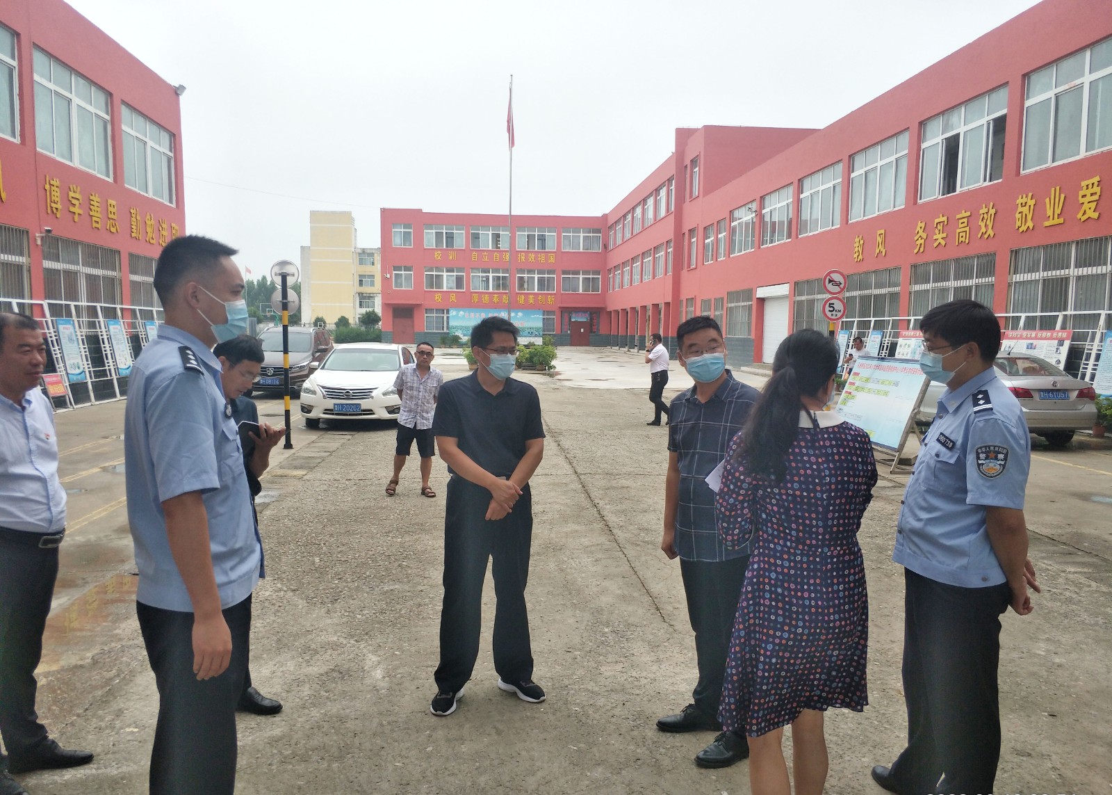 济宁市校安办督查组到微山县两城镇微北教育集团检查校园安全工作