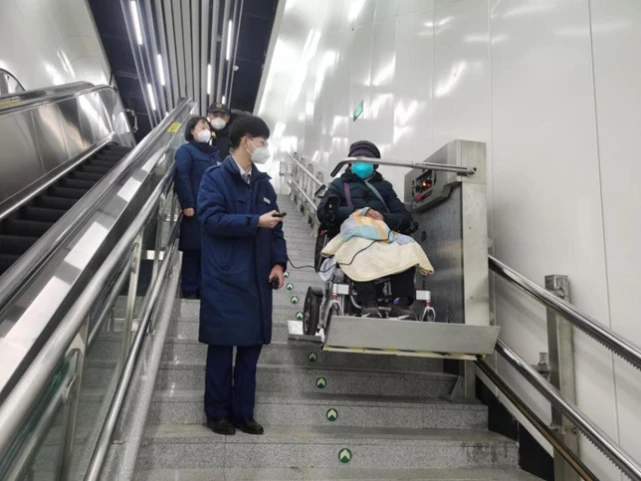 青岛这个地铁站的人性化服务设施“亮出圈”   网友：看出一座城市的用心