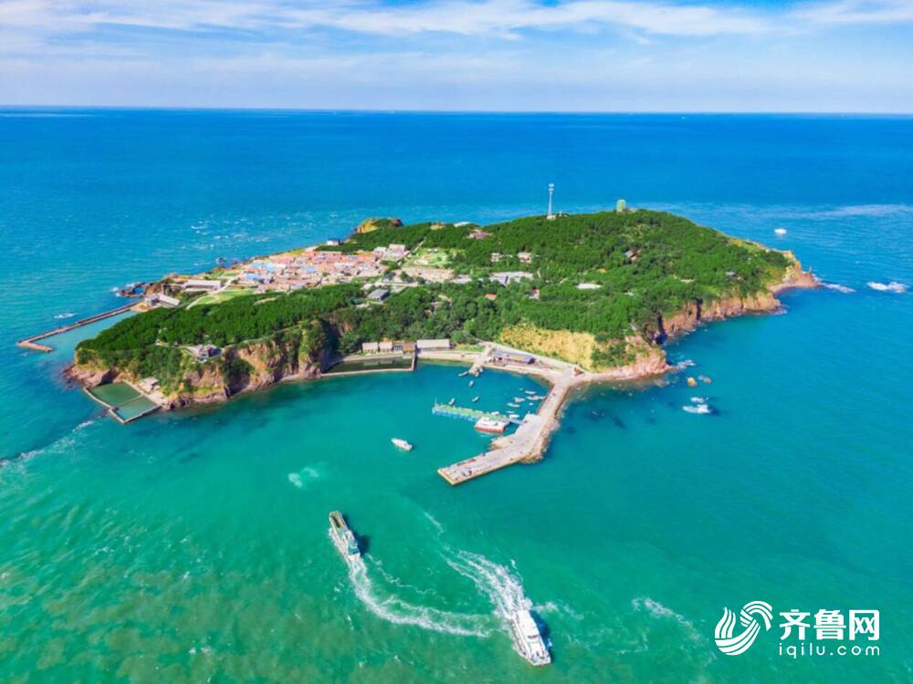 荣成滨海马拉松开跑在即来这里一键get最酷五一假期