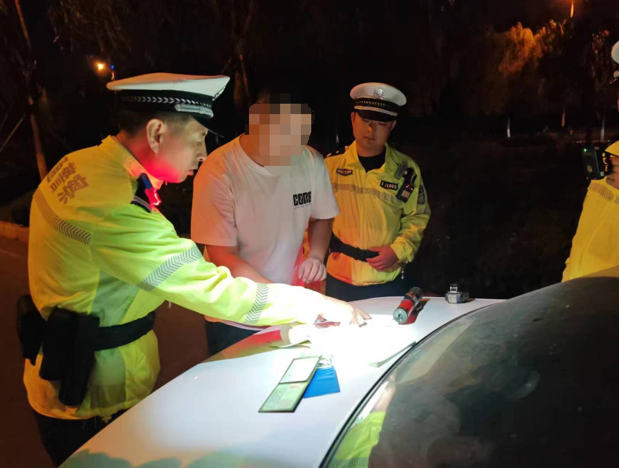 濱州經開交警用“堅守”把好“雙節”安全關
