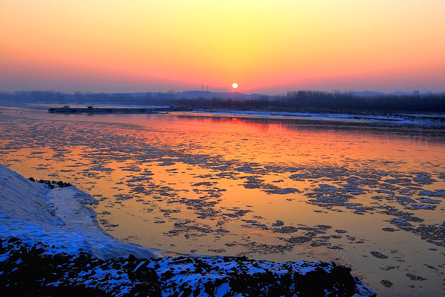 黄河东阿段出现流凌