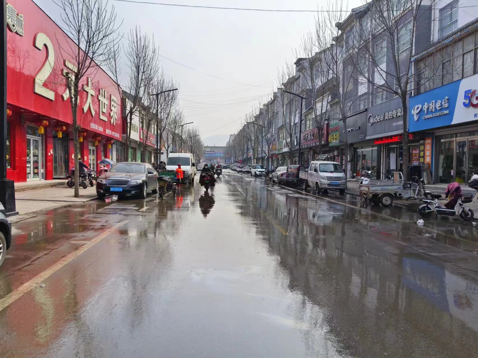 微山县两城镇:道路冲洗换"新颜" 人居环境再提升