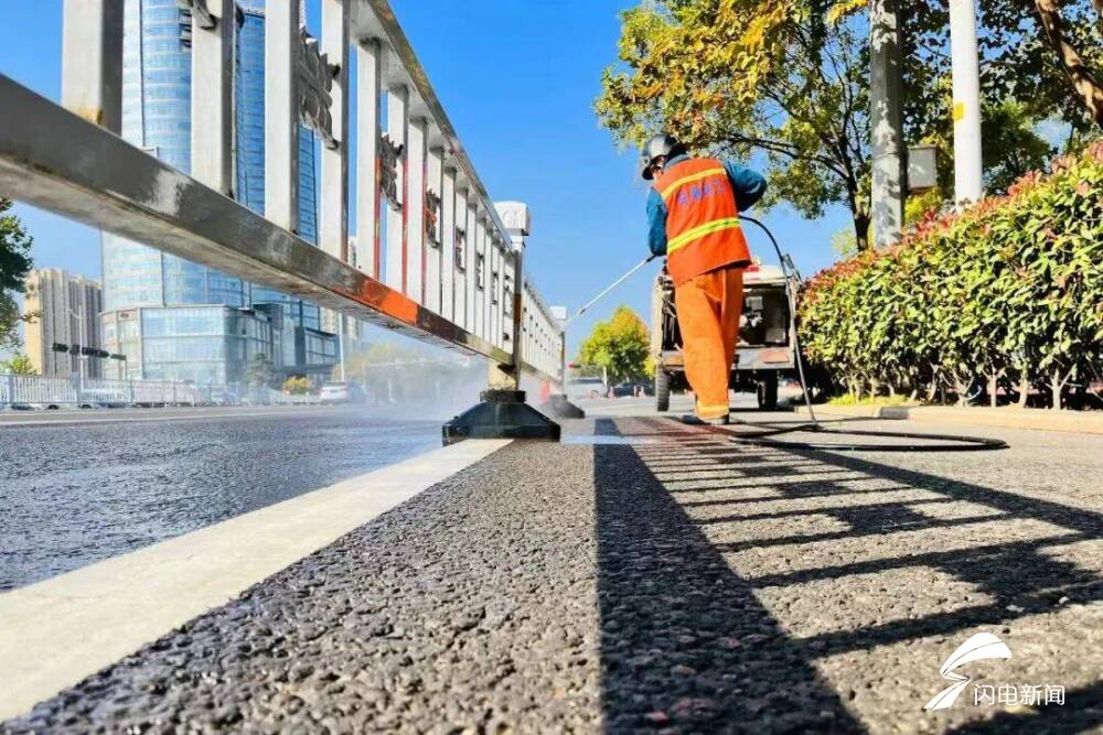 日照开展春季道路保洁扮靓城市颜值