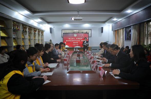 座谈会上,尹树林对曲阜市各位领导,来宾的到来表示热烈欢迎.