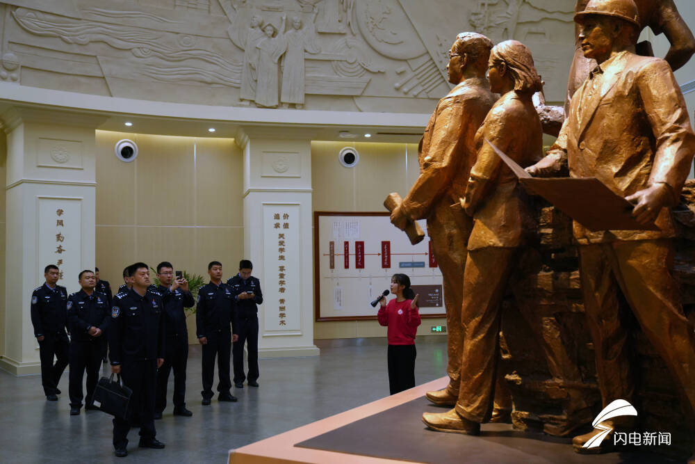 董家口边检站"世界读书日"开展系列读书学习活动