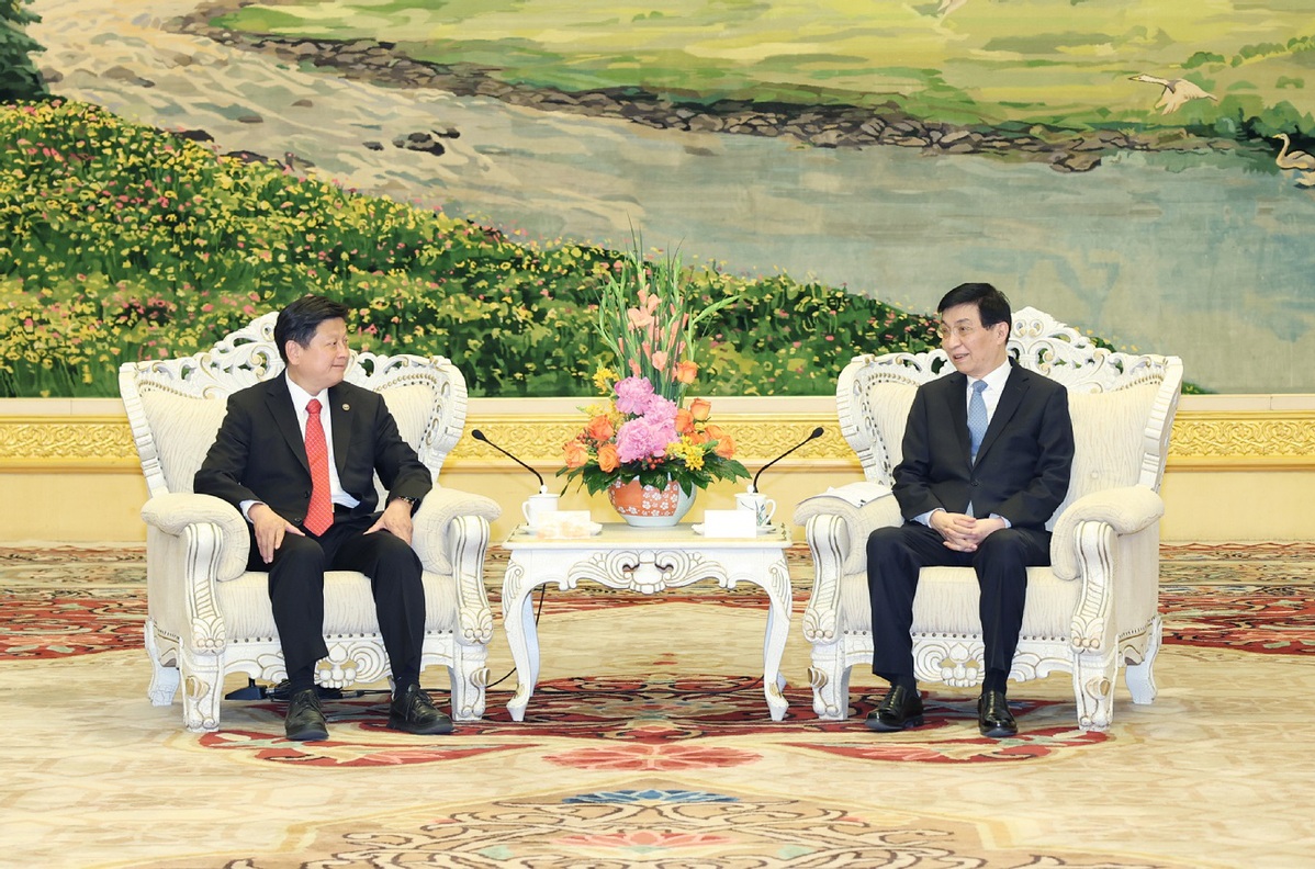 Top political advisor meets visiting KMT delegation