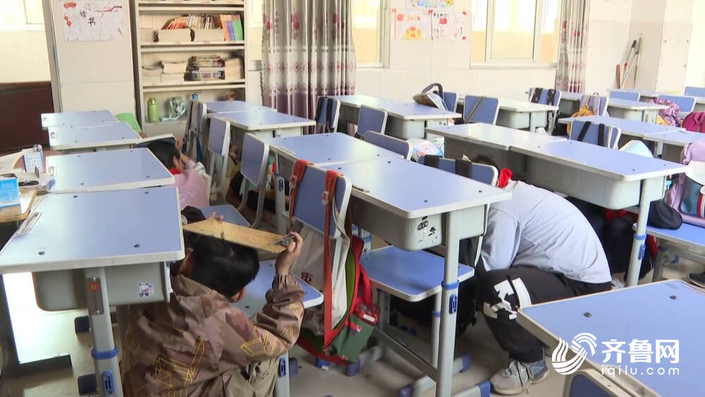 枣庄山亭开展应急避险逃生演练 提高师生防震减灾意识