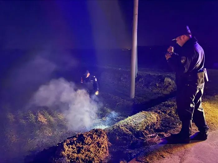 帅！泰安巡逻警力秒变“消防员”