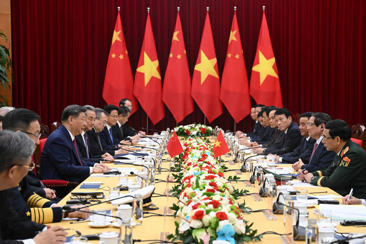 習近平會見越南總理范明政