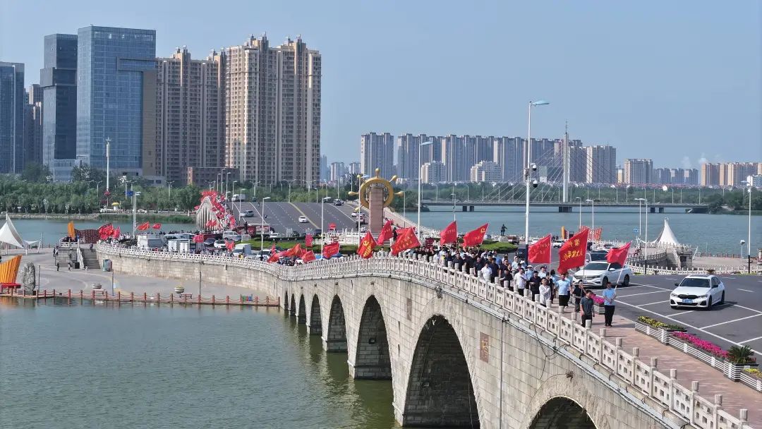 濱州：中海月亮灣 萬人健步走