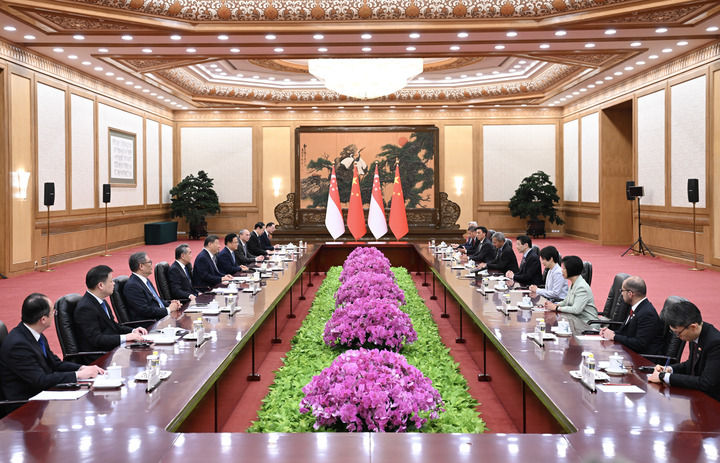 習近平會見新加坡總理黃循財