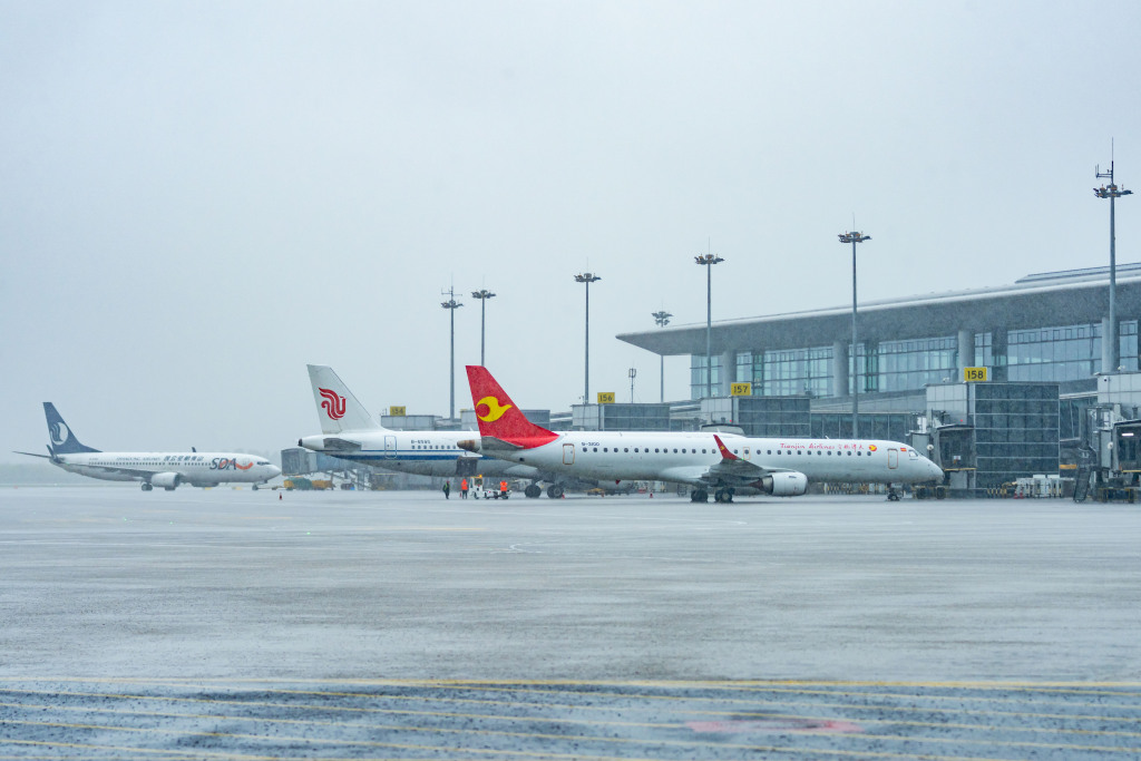 青島機場全力做好強降雨應對保障