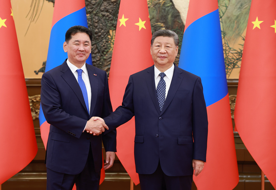 習近平會見蒙古國總統呼日勒蘇赫