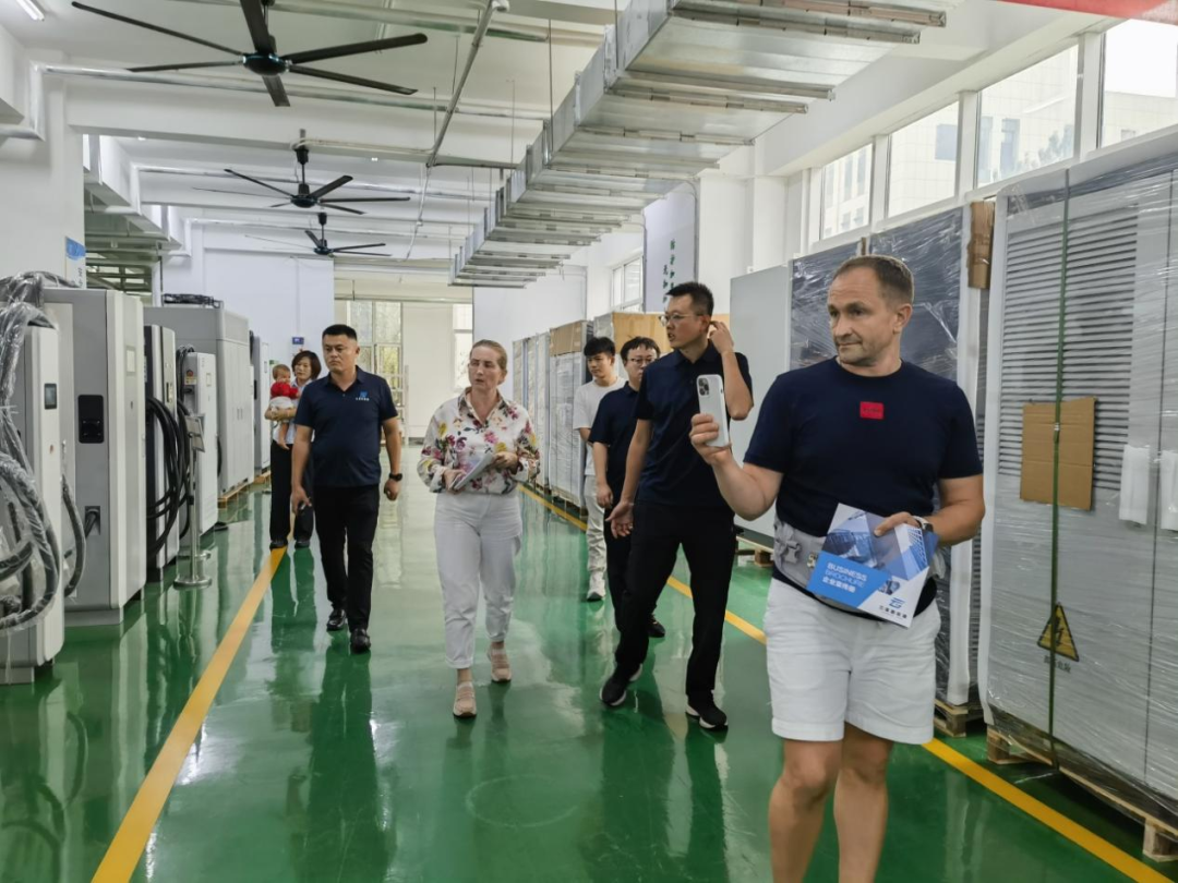 “哈拉少，哈拉少！”  俄罗斯客商参观宁阳这家科技公司发出赞叹