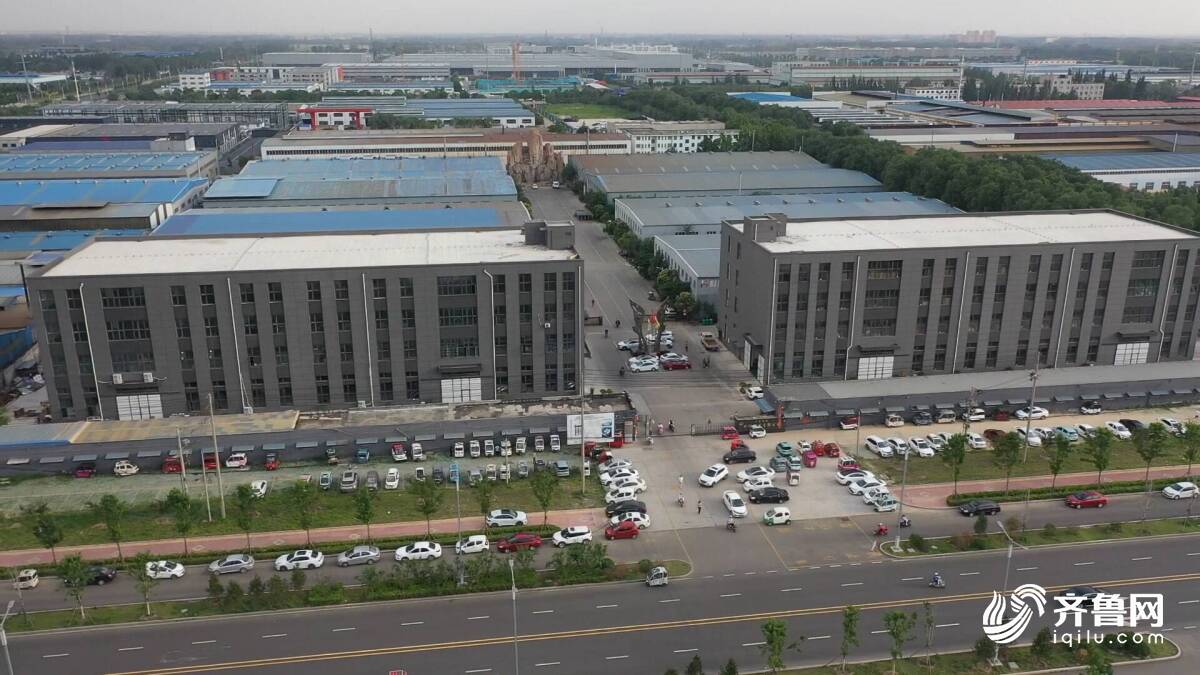 XKTY.COM星空体育-张雪机车夺冠 车身闪耀“聊城制造”