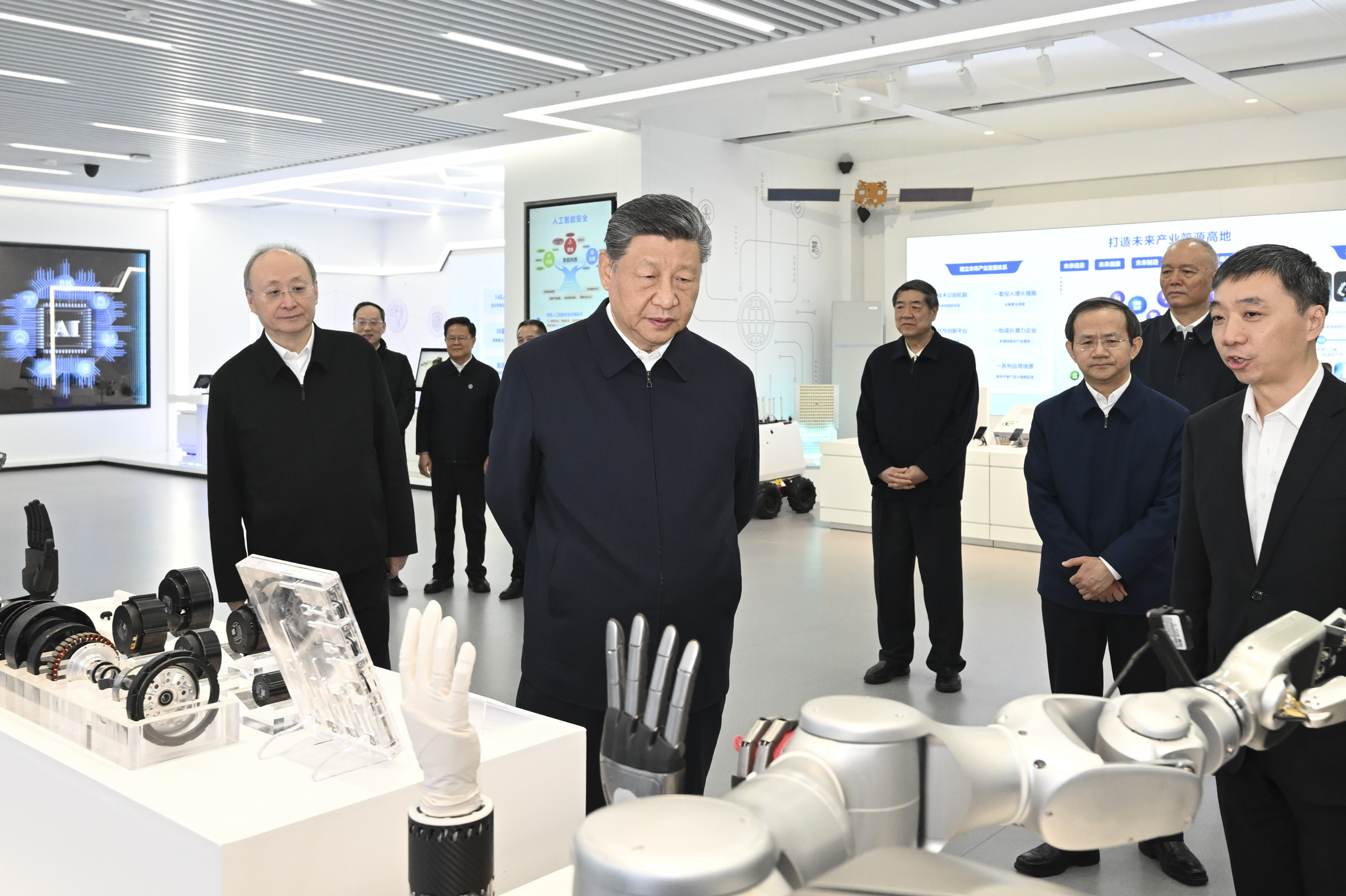 解码“十五五”|支柱产业硬核上“新”