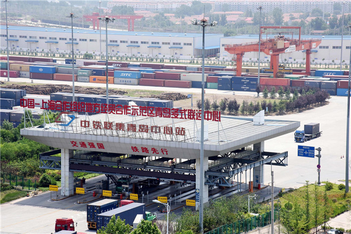 China-Europe freight trains link Qingdao to 54 cities globally