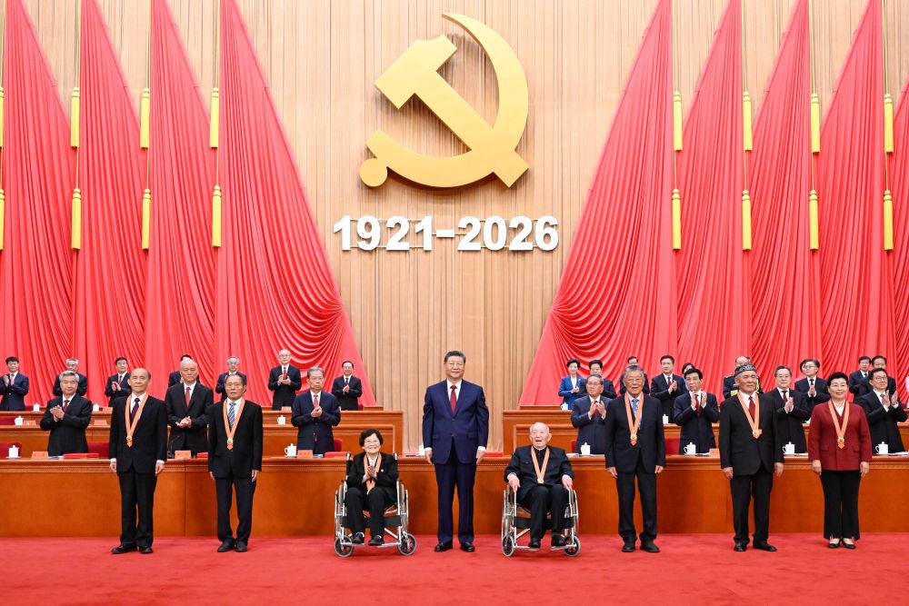 时政微观察丨时间不等人!历史不等人!牢记“三个务必”接续奋斗