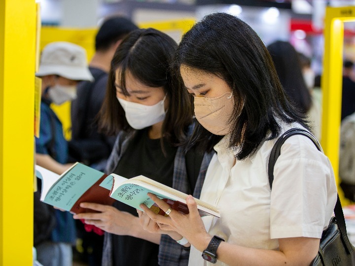 韓國近三成成年人與父母同住