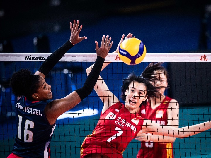 中國女排3:0勝多米尼加 取得世聯賽兩連勝