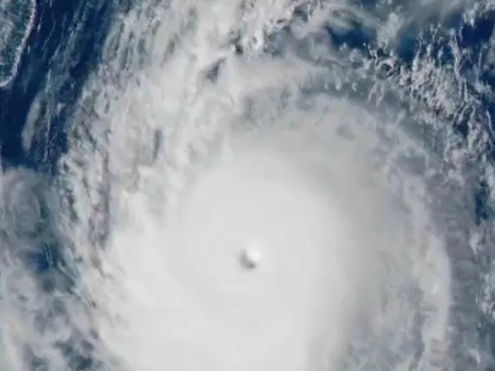台风“暹芭”加强为强热带风暴 琼州海峡全线停航
