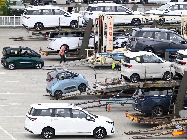 中国出台政策促汽车市场回暖