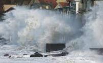 法国科西嘉岛遭遇强风暴袭击 已致2人死亡12人受伤
