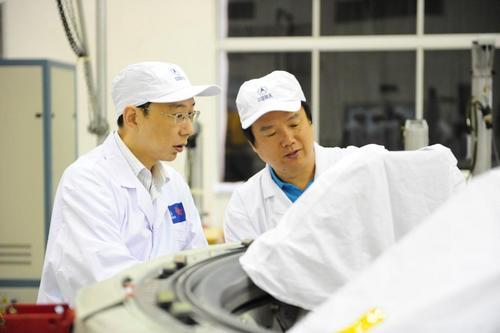 （中国这十年·斯人）“太空红娘锁”研制团队：中国航天要自己探索新的路
