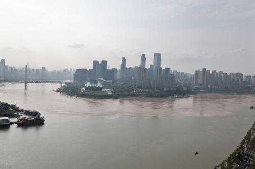 重庆6个区县出现暴雨 16条中小河流出现1至5米涨水过程
