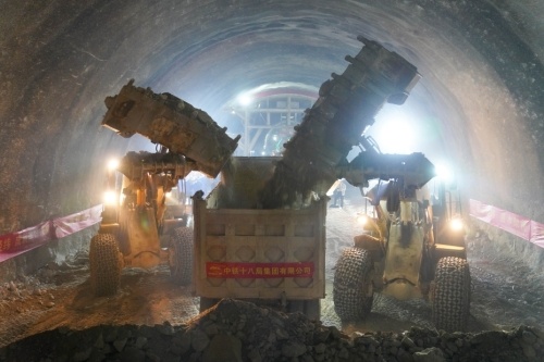 中国最长公路水下盾构隧道——海太长江隧道正式开工