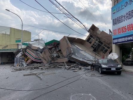 台湾花莲发生6.9级地震 摇晃强度强已传出有大楼倒塌