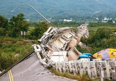 台湾6.9级强震已致1死142伤 花莲2座桥断裂、3栋楼房倒塌