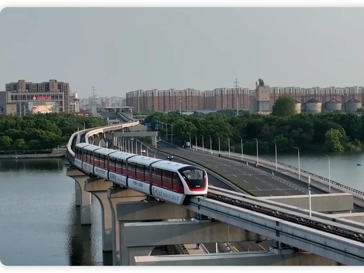 中國制造融入全球：中國造無人駕駛單軌列車在泰國“跑起來”