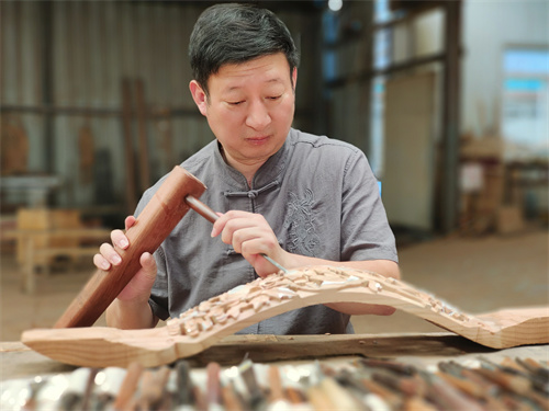 山东手造礼遇泰安④肥城市正港木业桃木工艺品桃木雕刻让烧火棍变成金