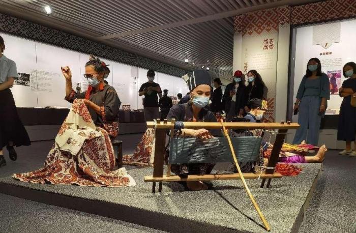 “海南黎族纺织文化展”在上海市历史博物馆亮相