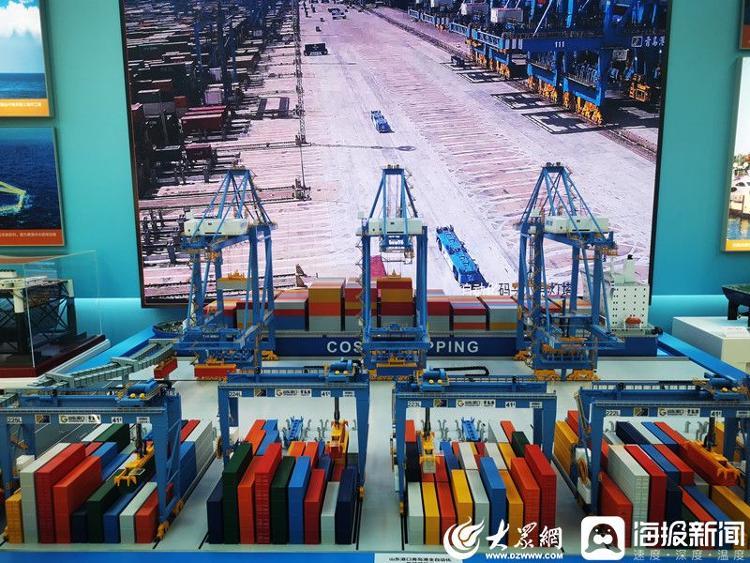“奋进新时代”主题成就展丨山东港口青岛港全自动化码头又“上新”了