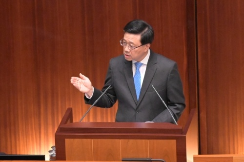 李家超：世界经济重心东移 香港将受益