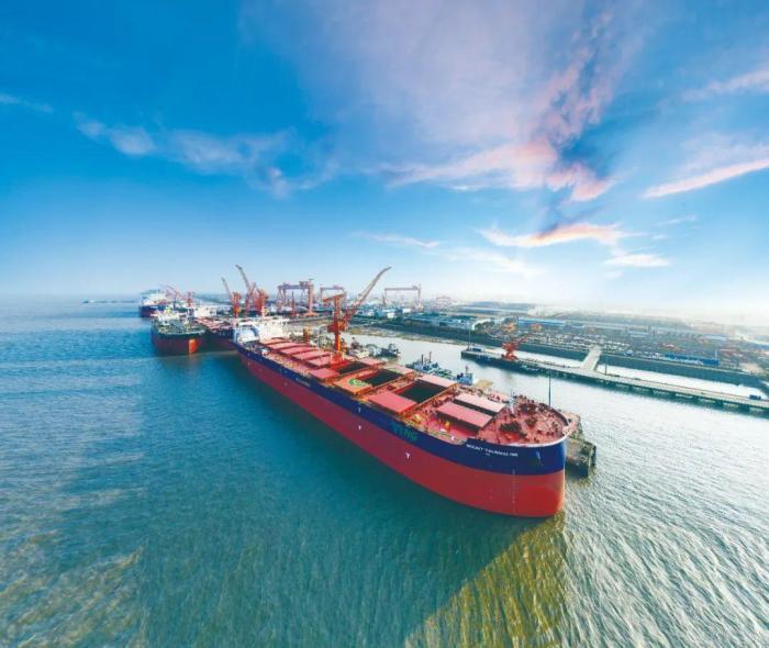 中国船舶外高桥造船提前完成2022全年交船任务
