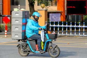北京线上购买需求骤增 多平台增配骑手缓解配送压力