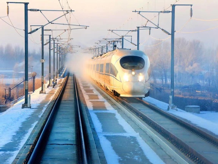 新华全媒+|世界首条高寒地区高铁10岁了 已运送旅客6.7亿人次