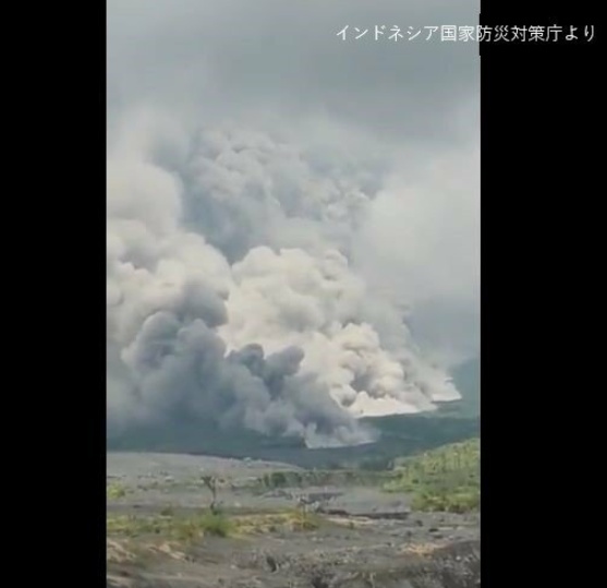 印尼塞梅鲁火山发生大规模喷发 日本气象厅发布预警：可能引发海啸