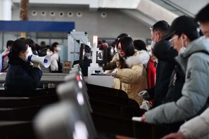 提速“軌道上的京津冀” 河北廊坊至石家莊高鐵直通車正式首發