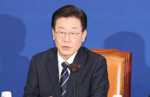 韩媒：韩最大在野党党首李在明将就涉腐案到案受讯