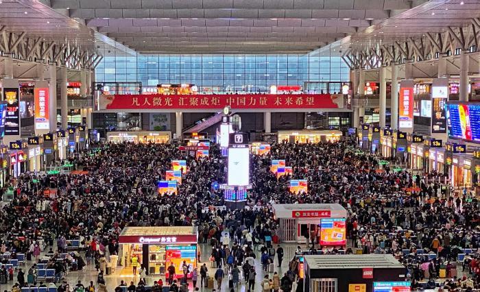 春运前十天铁路上海站共发送旅客280万人 同比上升37.7%